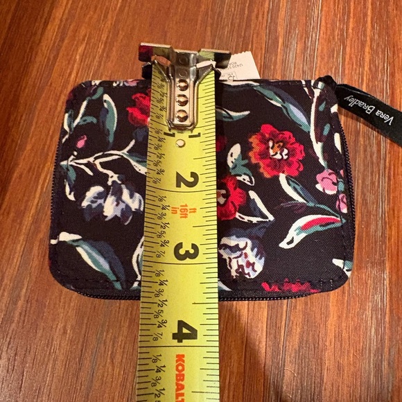 Vera Bradley Travel Pill Case Perennials Noir NWT - Picture 7 of 8